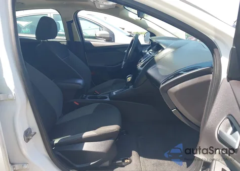 2014 Ford Focus Se z USA, uszkodzony, nr VIN 1FADP3K26EL238606